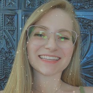 Meet your Posher, Becca